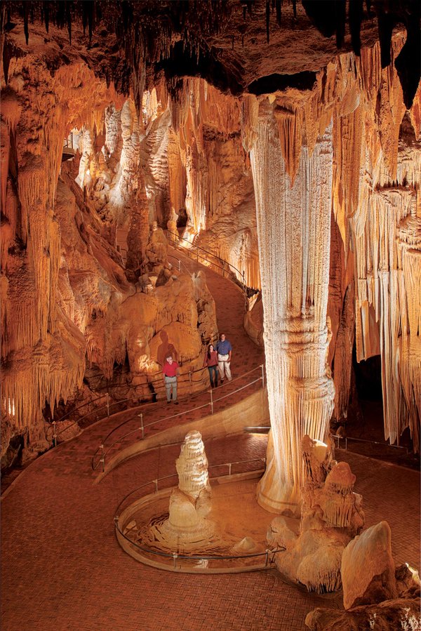 Luray-Caverns-Double-Column-w-people.jpg
