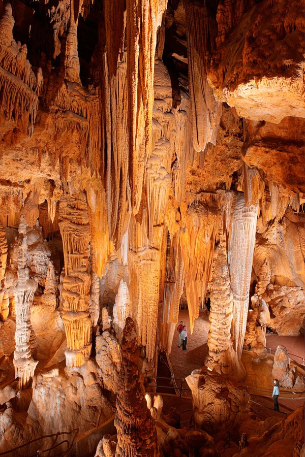 Luray-Caverns-Giants-Hall.jpg