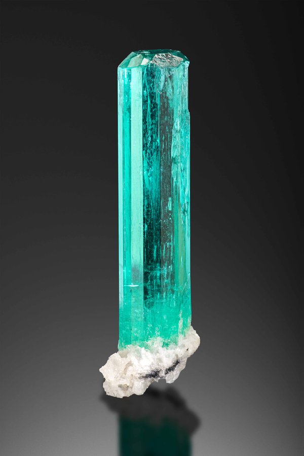 236624 Mineral Museum Gem Photos - Emerald.jpg