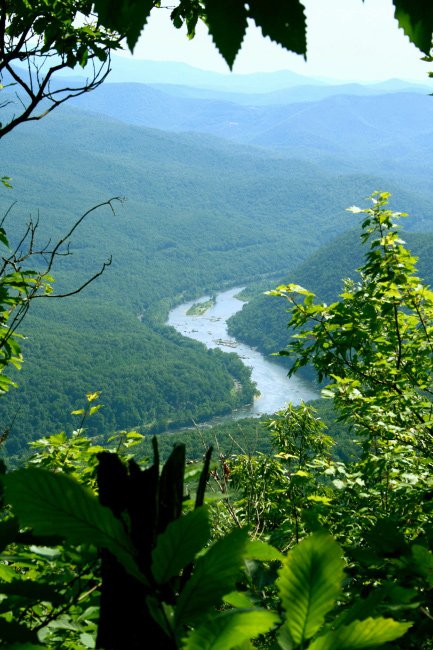 James River cutting through the mountains at the James River Face Wilderness, east of Glasgow