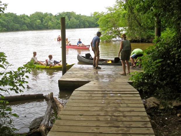 James-River-Canoe-Takeout-at-Osborne-Landing,-Henrico-County.JPG